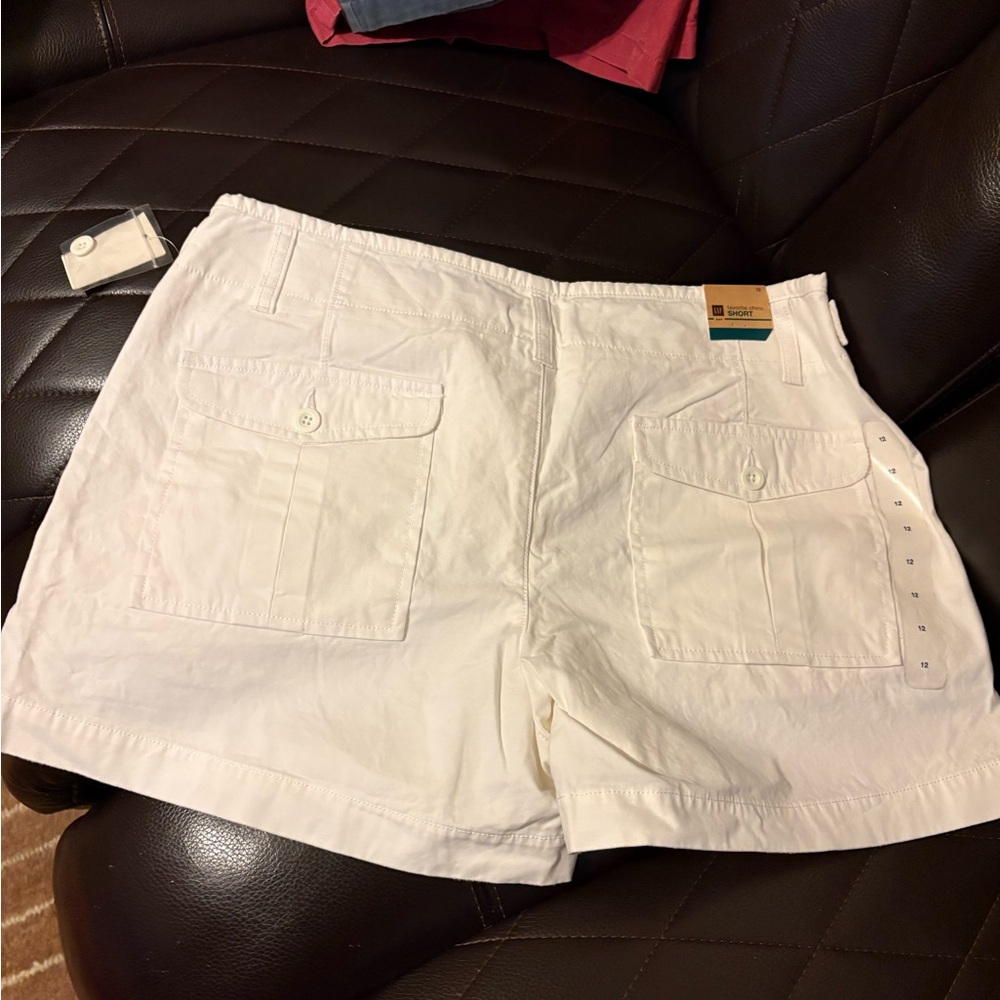 GAP Women's white chino Shorts size 12 NWT